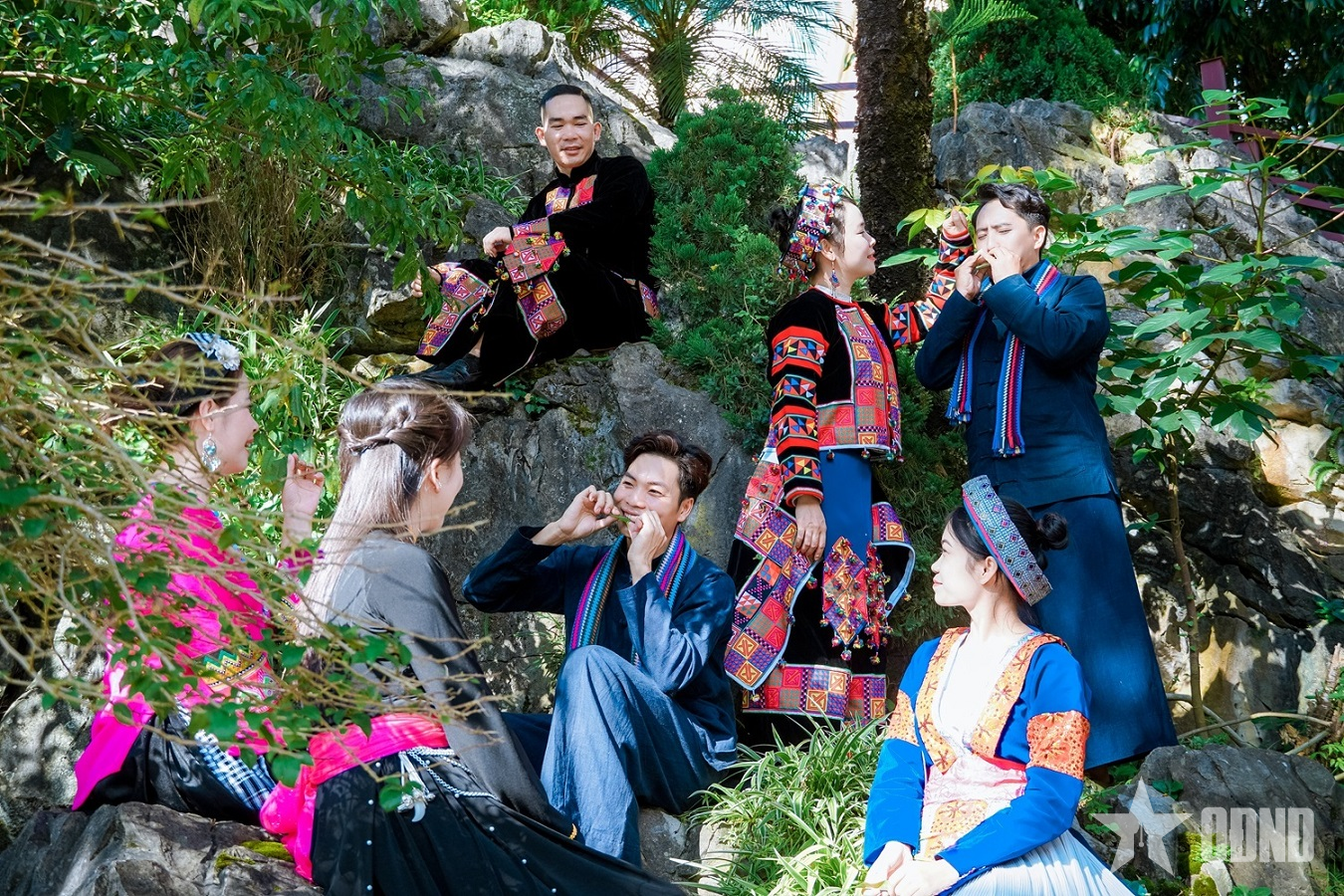 Sắc xuân trên miền đá